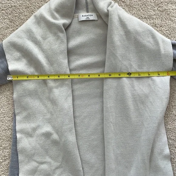 Aritzia Two-Tone Light Gray and Cream Open Front Cardigan - Picture 9 of 11